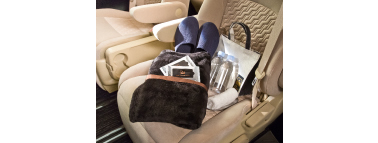 All vehicles have free access to high-speed Wi-Fi andfull of first-class amenities to allow passengers to stay relaxed throughout the long ride.